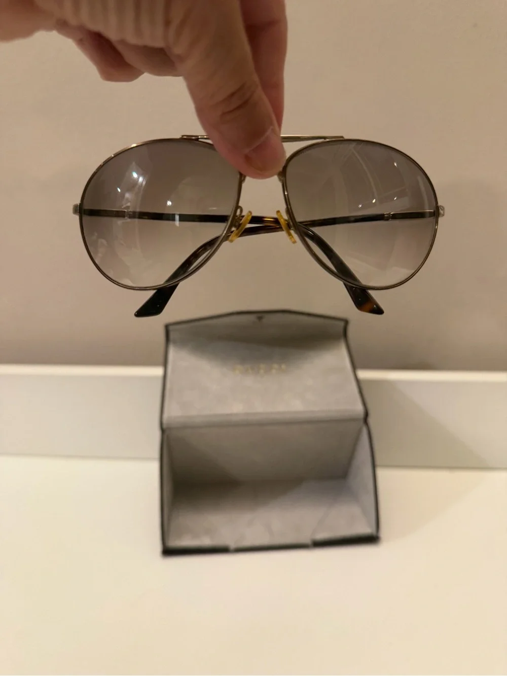 Vintage GUCCI Metal Aviator Sunglasses GG 2202/S Gold Tortoise Shell Gradient